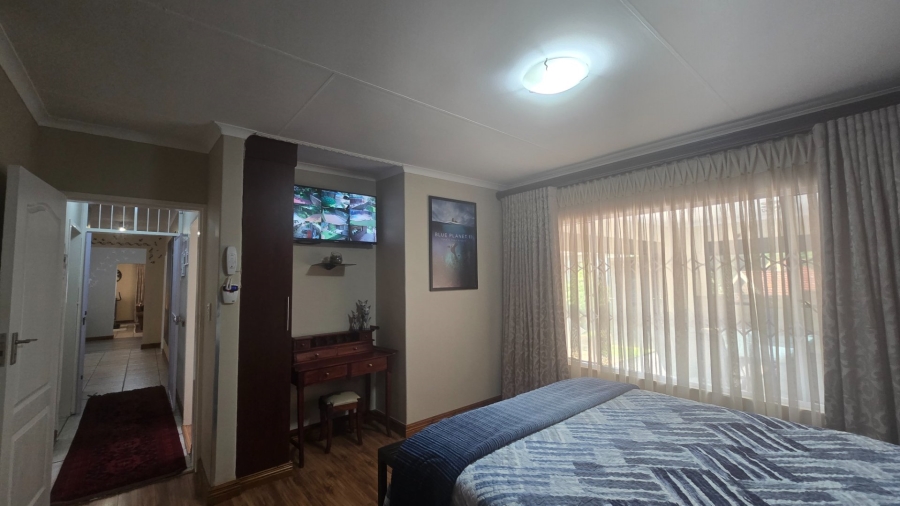 4 Bedroom Property for Sale in Safari Gardens North West